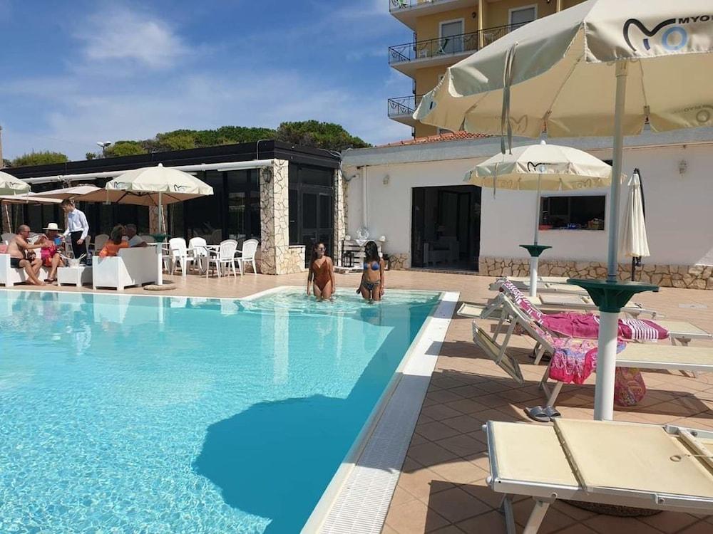 Hotel Club Sabbiadoro Баттіпалья Екстер'єр фото
